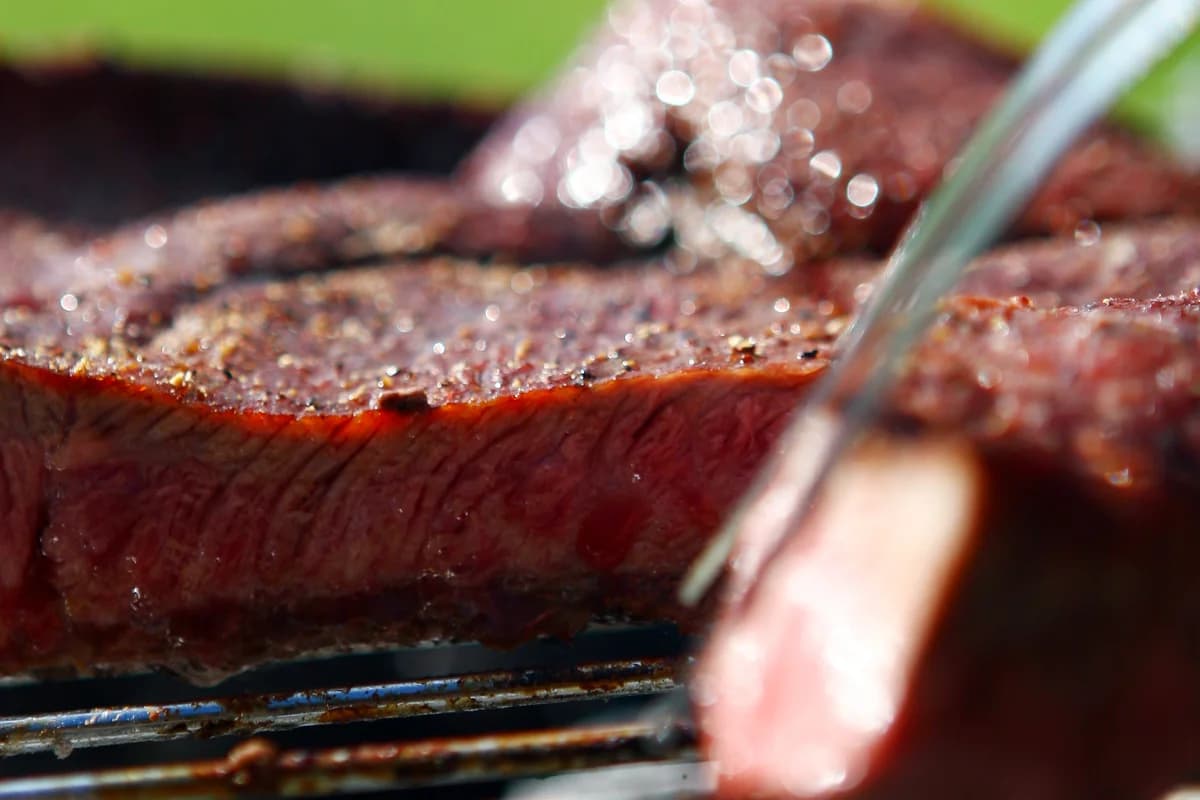 Bisteques de Alce Marinados en Whisky a la Parrilla