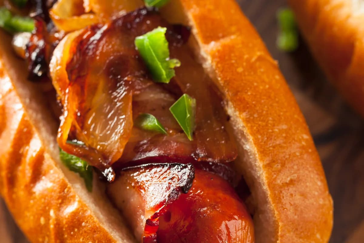Hot Dogs Grillés Enveloppés de Bacon